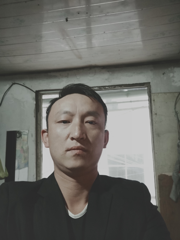 放弃爱你的第一张照片--贵阳闪婚服务中心