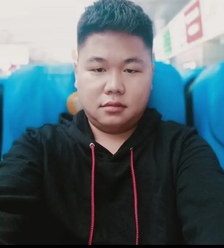 黄斌的第一张照片--贵阳闪婚服务中心